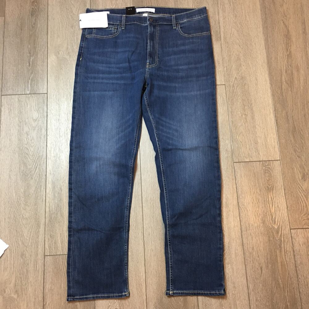 NWT Calvin‎ Klein Jeans Slim Straight Fit Men W38 x L 32